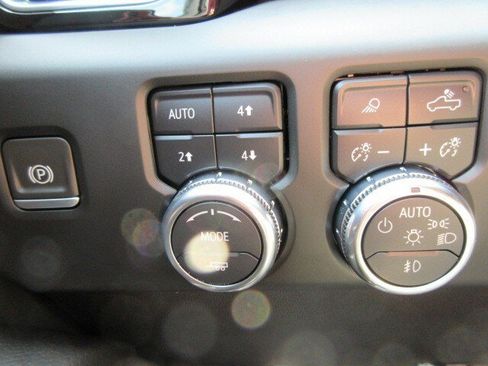 Used 2022 GMC Sierra 1500 Denali w/ Technology Package AWD/4WD image 24