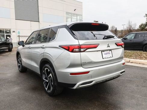 Used 2022 Mitsubishi Outlander SE image 17