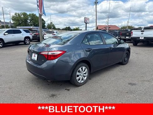 Used 2016 Toyota Corolla LE FWD image 3