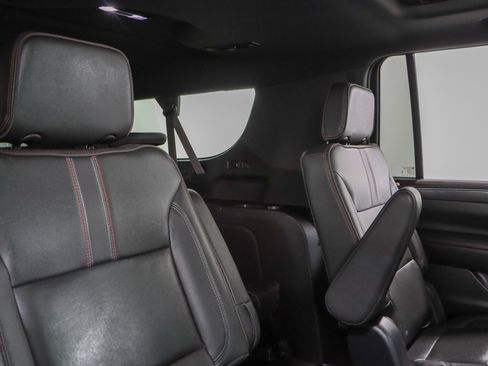 Used 2021 Chevrolet Suburban RST w/ Luxury Package AWD/4WD image 32
