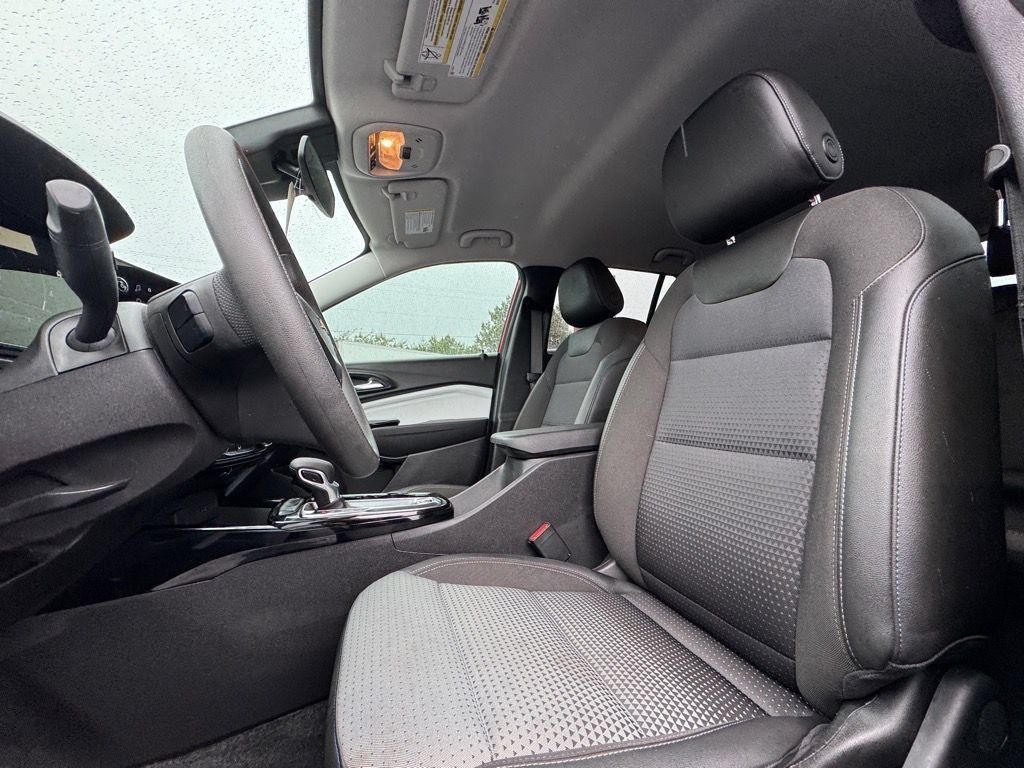 Used 2024 Chevrolet Trax LT FWD image 14