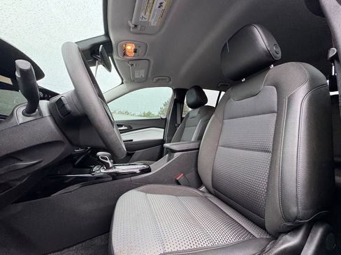 Used 2024 Chevrolet Trax LT image 14