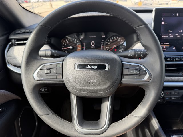 Used 2024 Jeep Compass Latitude AWD/4WD image 15