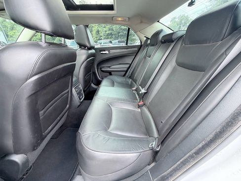 Used 2020 Chrysler 300 Limited RWD image 28