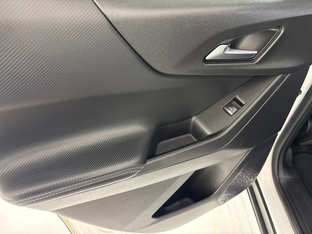 Certified 2026 Chevrolet Equinox LT FWD image 25