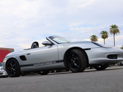 Used 2002 Porsche Boxster RWD image 11