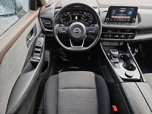 Certified 2023 Nissan Rogue SV image 11