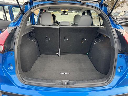 Certified 2023 Nissan Kicks SR w/ SR Premium Package image 10