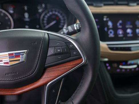 Used 2019 Cadillac XT5 Platinum image 13