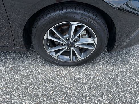 Used 2022 Kia Forte LXS FWD image 38