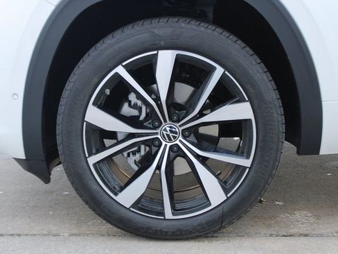 New 2026 Volkswagen Atlas SEL Premium R-Line AWD/4WD image 25