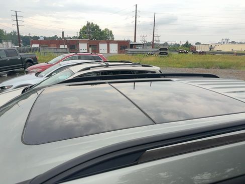 Used 2020 Ford Explorer XLT w/ Equipment Group 202A AWD/4WD image 11