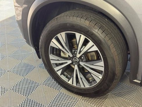 Used 2023 Nissan Rogue SV AWD/4WD image 16