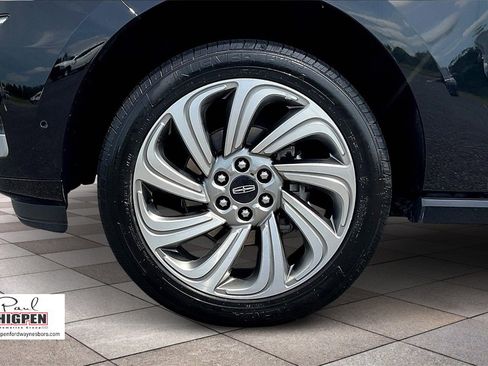 Used 2022 Lincoln Navigator Reserve image 9