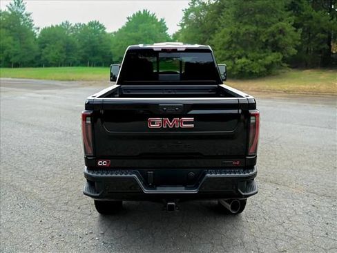 New 2026 GMC Sierra 2500 AT4 w/ AT4 Premium Plus Package AWD/4WD image 8