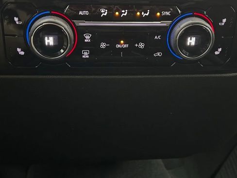 Used 2022 Chevrolet Silverado 1500 LT image 23