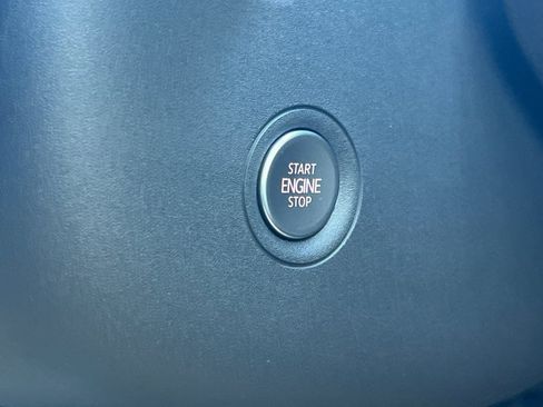 Used 2023 Volkswagen ID.4 Pro image 22