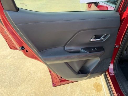 Used 2025 Nissan Kicks SR FWD image 14