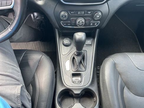 Used 2021 Jeep Cherokee Latitude Lux 80th Anniv w/ Quick Order Package 26U 80TH image 17