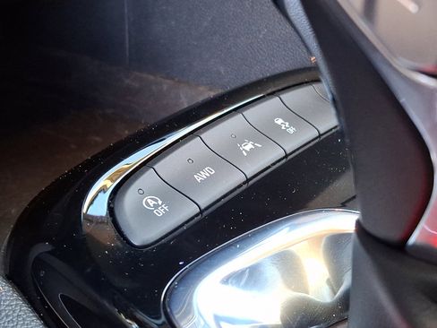 Used 2023 Buick Encore GX Select w/ Safety Package II AWD/4WD image 17