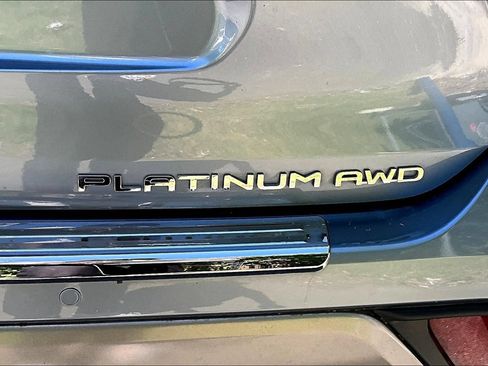 Used 2022 Toyota Highlander Platinum AWD/4WD image 25