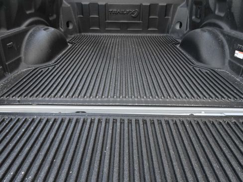 Used 2025 Ford F250 Platinum AWD/4WD image 35
