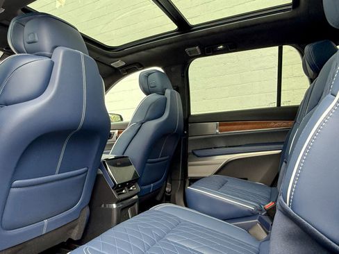 New 2026 Cadillac Vistiq Premium Luxury w/ LPO, Floor Liner Package image 34