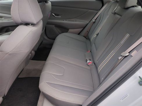 Certified 2025 Hyundai Elantra SEL image 24