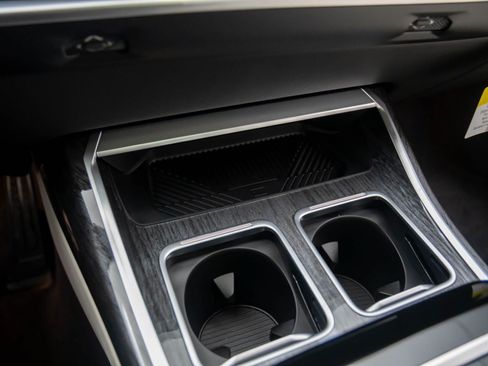 New 2026 BMW 750e xDrive AWD/4WD image 28