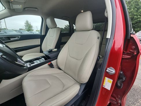 Used 2020 Ford Edge Titanium AWD/4WD image 13
