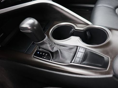 Used 2023 Toyota Camry SE image 15