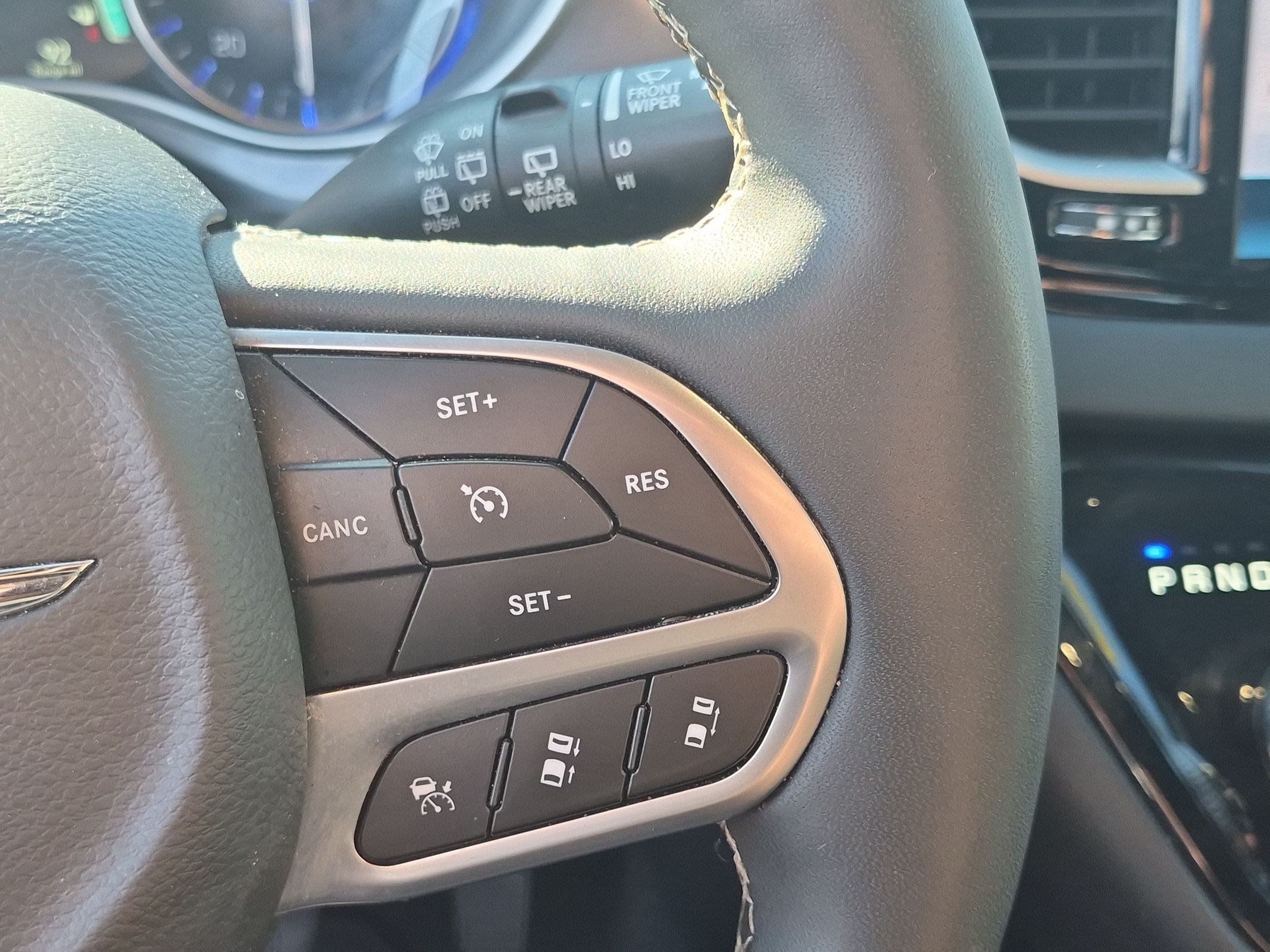 Used 2026 Chrysler Pacifica Select FWD image 19