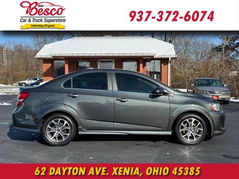 Used 2018 Chevrolet Sonic LT w/ Convenience Package image 3