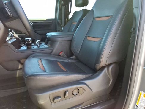 Used 2023 GMC Sierra 1500 AT4 w/ Technology Package AWD/4WD image 12
