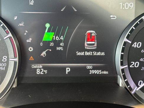 Used 2022 Toyota Highlander XLE AWD/4WD image 33