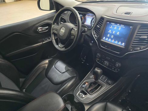 Used 2019 Jeep Cherokee Trailhawk w/ Trailer Tow Group AWD/4WD image 29