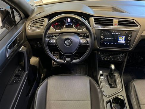 Certified 2020 Volkswagen Tiguan SE image 18
