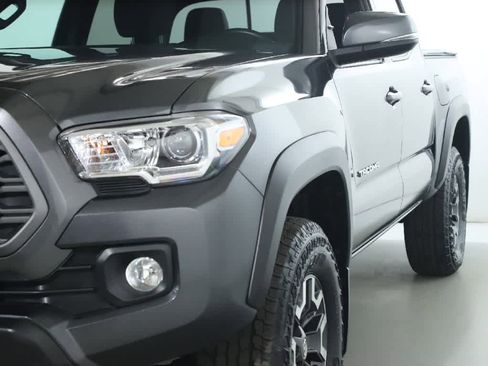 Certified 2022 Toyota Tacoma TRD Off-Road image 4