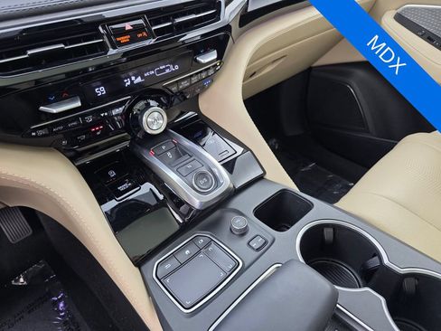 Used 2024 Acura MDX SH-AWD w/ Advance Package image 25