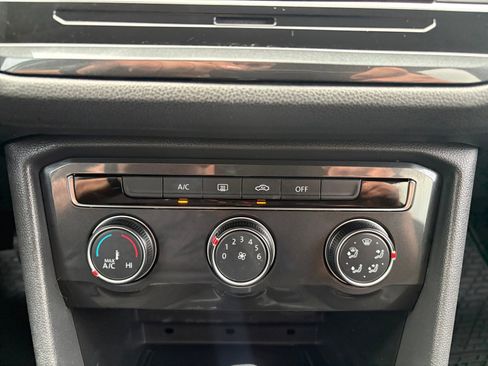 Used 2018 Volkswagen Tiguan S image 17