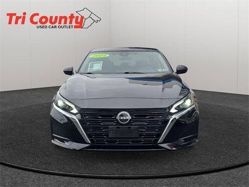 Used 2024 Nissan Altima 2.5 SV image 2