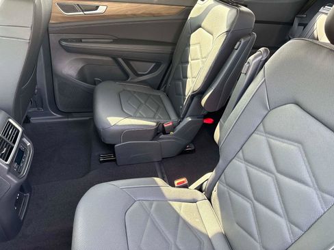 New 2026 Volkswagen Atlas SE image 8