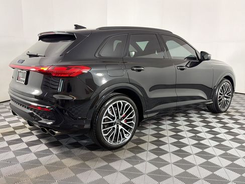 Certified 2025 Audi SQ5 Prestige w/ Prestige Package image 7