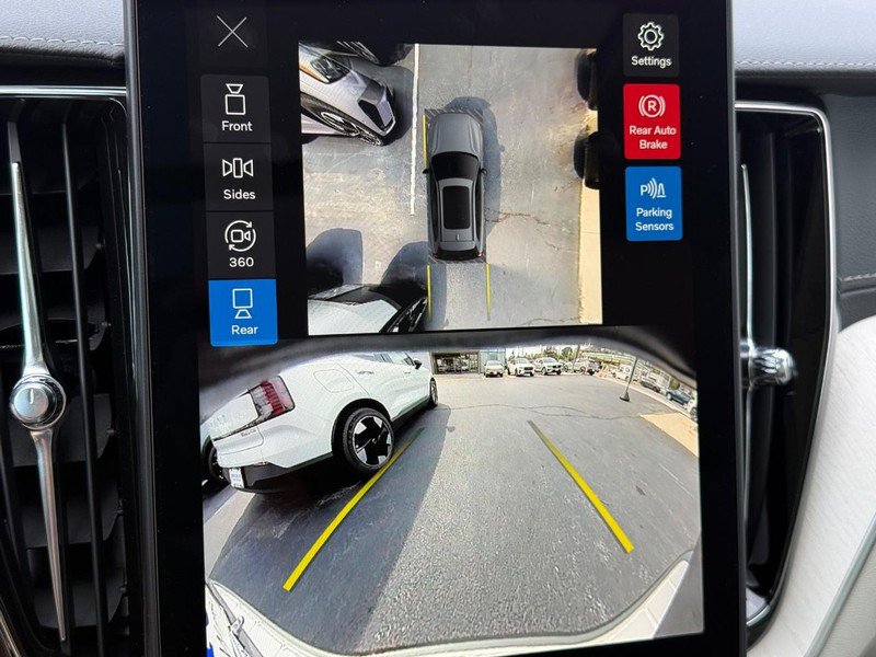 New 2026 Volvo XC60 T8 Ultra w/ Protection Package Premier AWD/4WD image 16