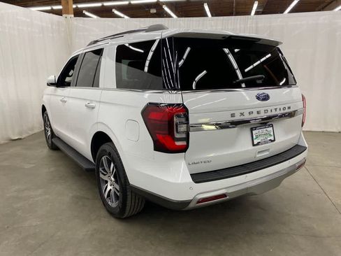 Used 2024 Ford Expedition Limited AWD/4WD image 4