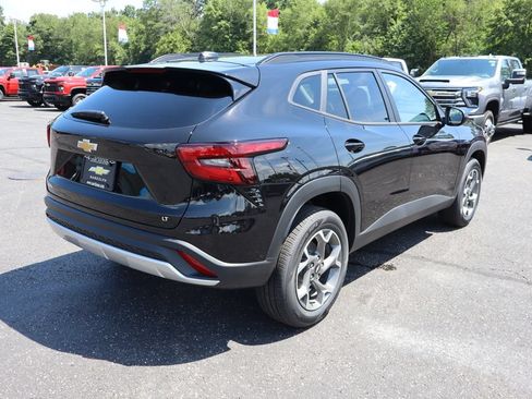 New 2026 Chevrolet Trax LT w/ LT Convenience Package FWD image 25