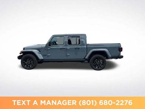 Used 2025 Jeep Gladiator Sport AWD/4WD image 2