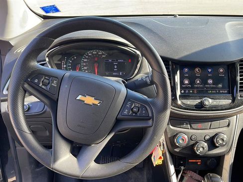 Used 2020 Chevrolet Trax LS w/ Tint and Cruise Package AWD/4WD image 6