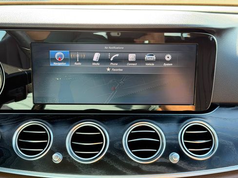 Used 2017 Mercedes-Benz E 300 4MATIC image 62