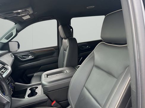 Used 2023 Chevrolet Suburban Premier image 27